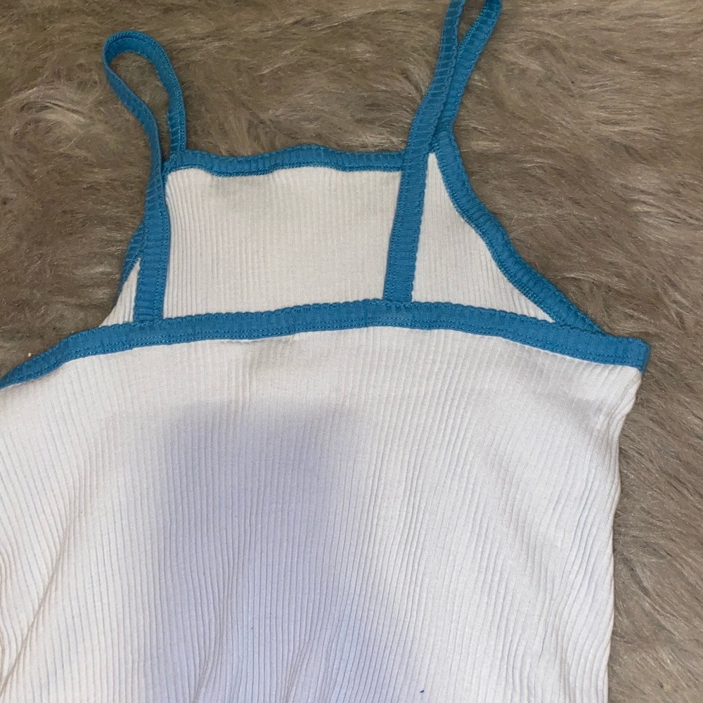 Halter top - Picture 2 of 3